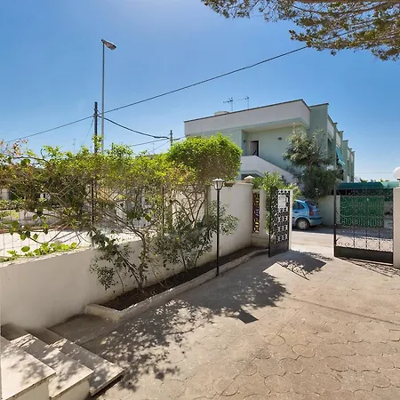 Holiday home Villino Alilu